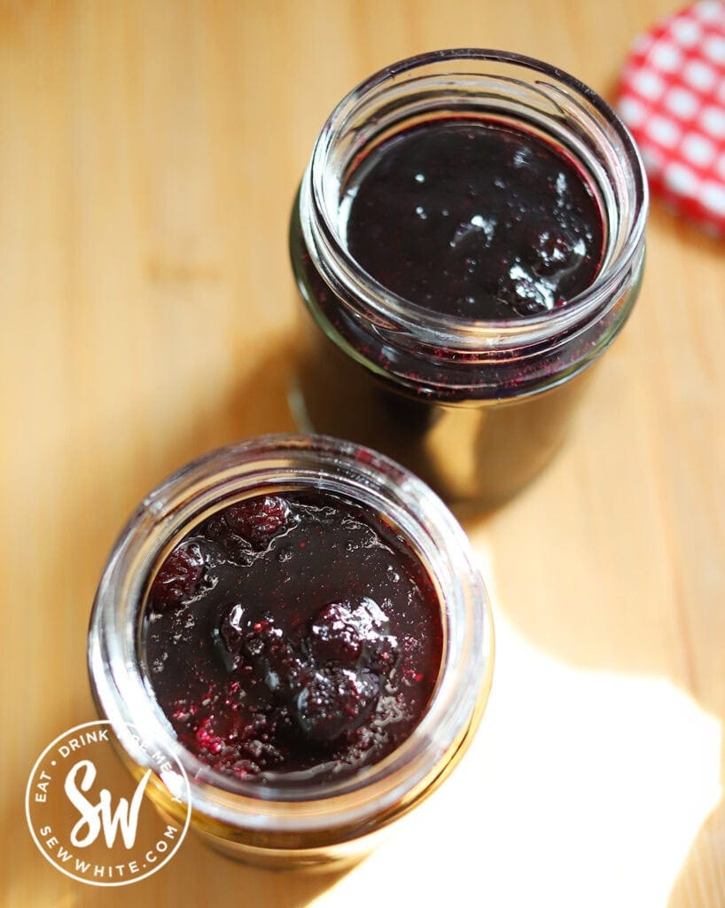 blueberry jam ready to eat
