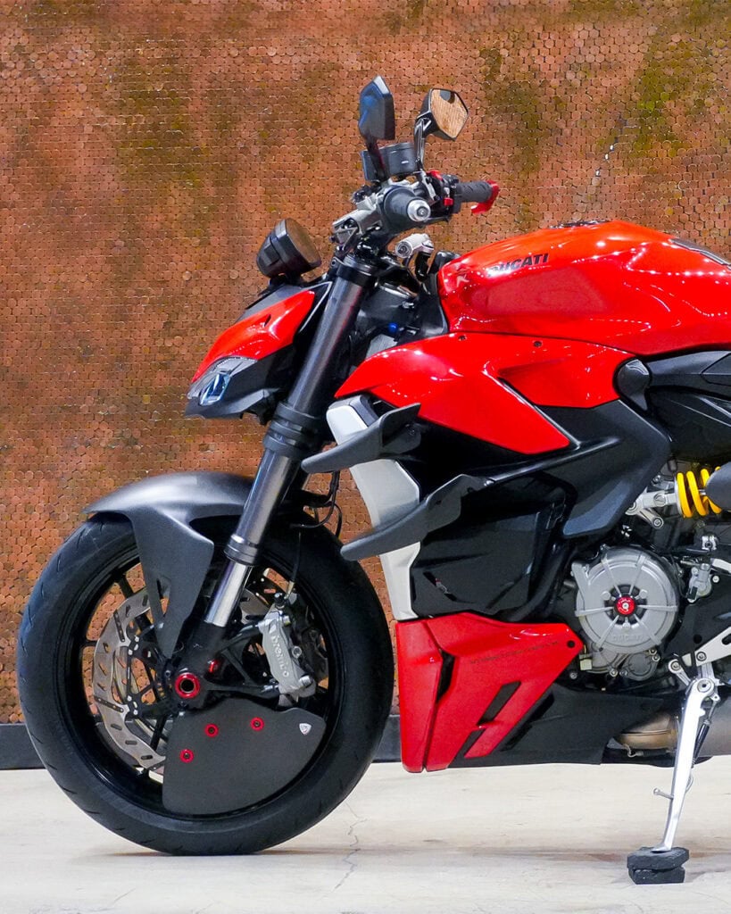 2024 DUCATI STREETFIGHTER V2 AB006735