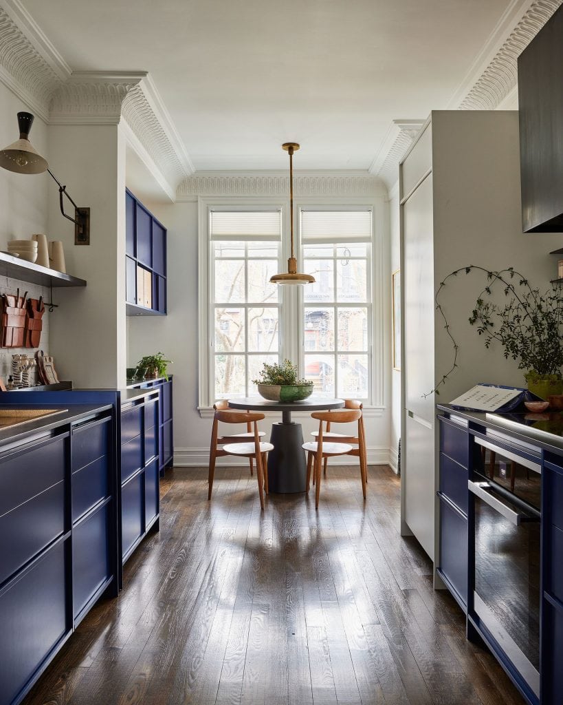 5 Kitchen Paint Color Trends To Watch This Year_3 kitchen paint color trends 5 Kitchen Paint Color Trends To Watch This Year 5 Kitchen Paint Color Trends To Watch This Year 3 819x1024