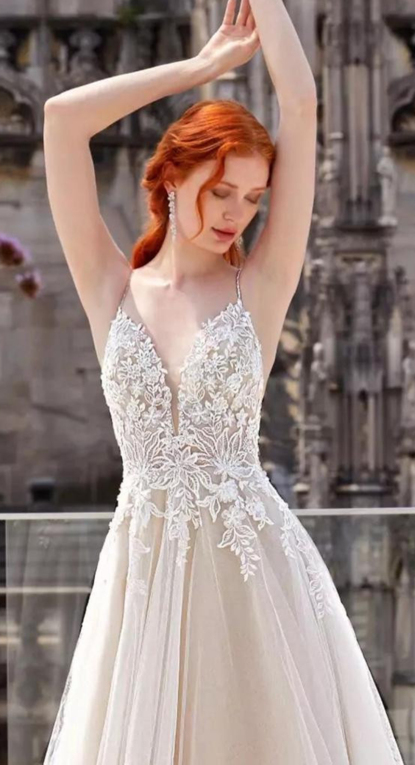Vestido de novia en Diagonal Núvies - Tienda nupcial Barcelona