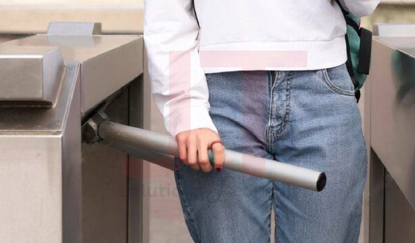 เครื่องกั้นสามขา แมนนวล