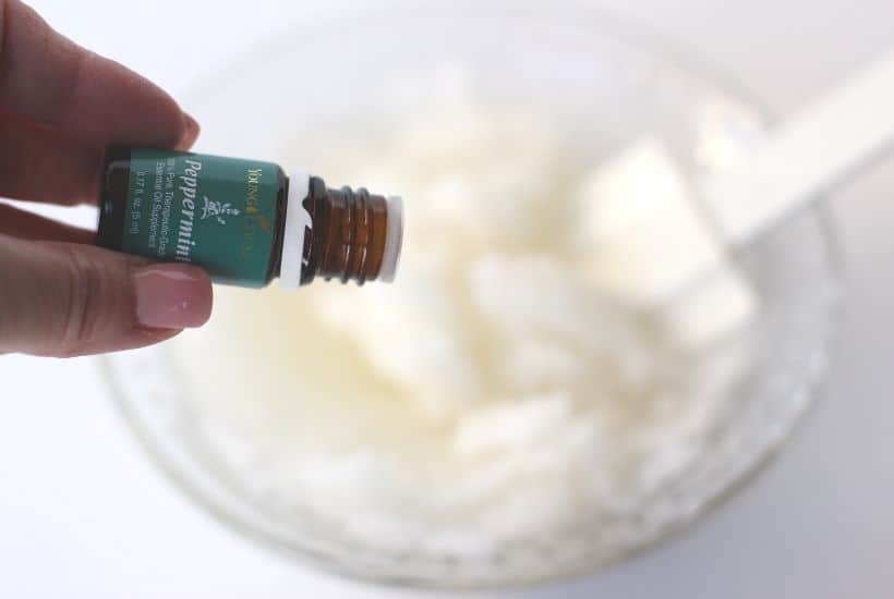 We all could use some pampering now and then. This DIY Peppermint Sugar Scrub made with essential oil is a perfect way. This sugar scrub is easy to make and is a great Christmas Mason Jar gift idea. Grab a mason jar and make a batch of this easy scrub for family and friends. #masonjargift #sugarscrub #essentialoils