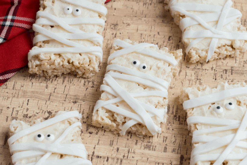 These Mummy Rice Krispies Treats are freakishly adorable. This spooky Halloween treat is perfect to make for the kids this Halloween.