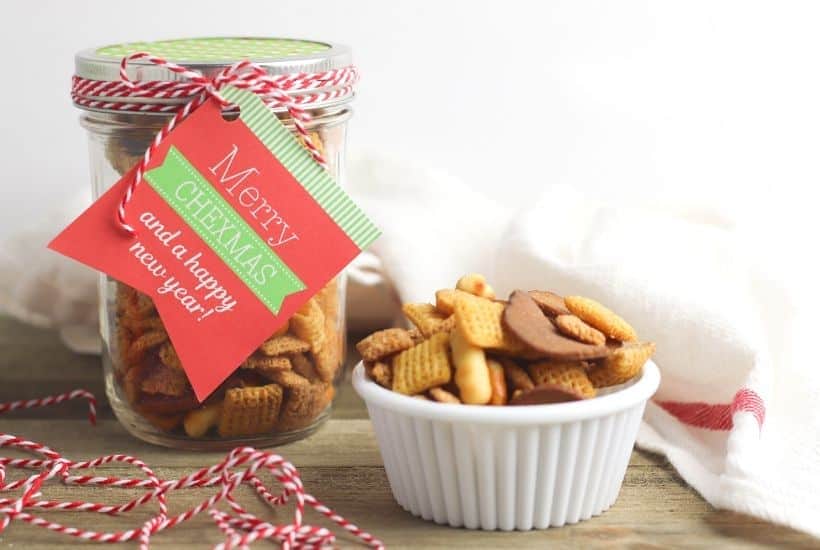 Need a quick food gift idea this holiday season? Grab an empty mason jar and make this easy Chex Mix Gift In A Jar for those on your gift list. 