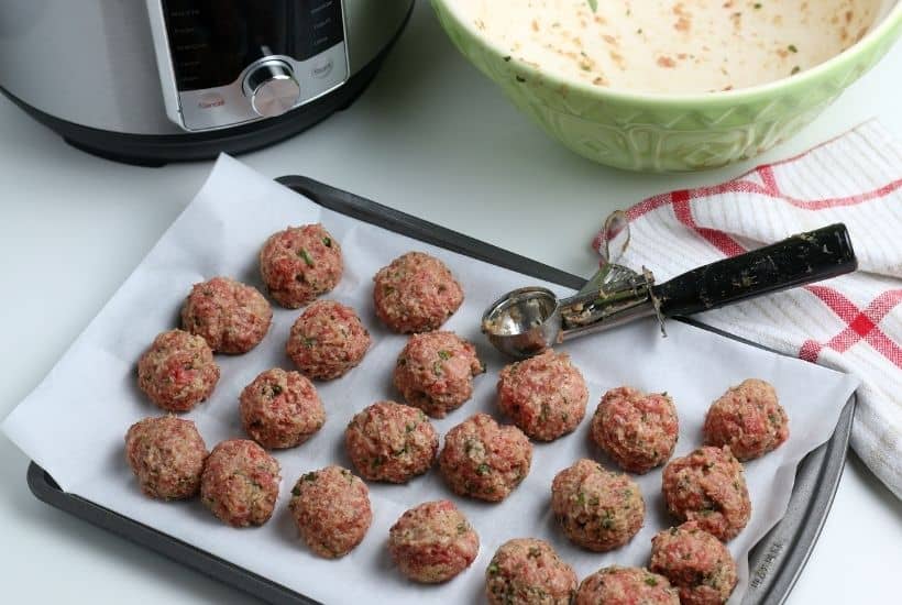 These flavorful Instant Pot Meatballs are sure to satisfy your cravings for something savory and fulfilling. This recipe is the perfect family-friendly recipe to follow because even the pickiest eaters tend to enjoy these meatballs.