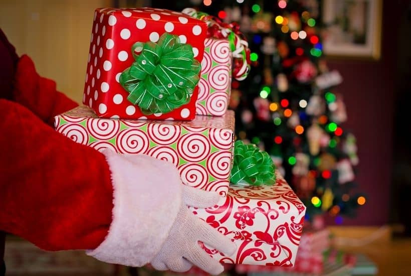 Whether you are planning a party for the kids at school, or a fun event in your home, here are some great fun Christmas Party Ideas For Kids.