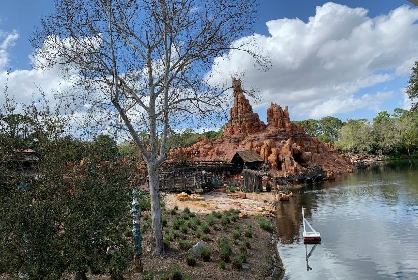 Changes are on the horizon once again at Walt Disney World. The Walt Disney Company announced yesterday that it will be discontinuing its FastPass reservation system in favor of its new Genie service. Yes, friends, free FastPass+ is permanently retired.