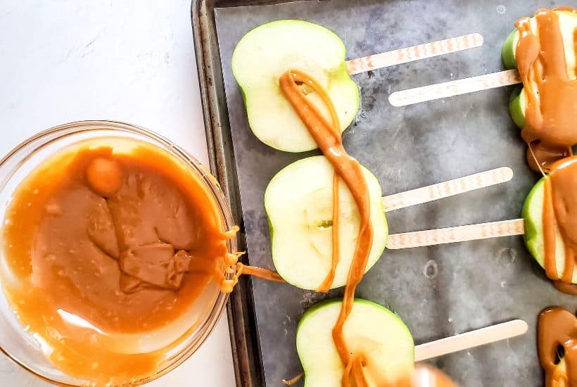 Make the perfect healthy, fall-themed treat with these tasty M&Ms Caramel Apple Slices. They’re sweet, decadent, and full of great flavor.