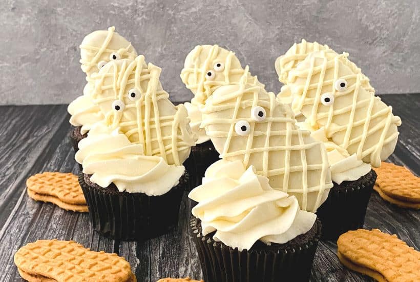 Mummy Cupcakes for Halloween