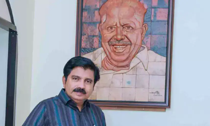 കേ​ര​ള നി​യ​മ​സ​ഭ ഹോ​സ്റ്റ​ലി​ല്‍ ആ​ര്യാ​ട​ന്‍ മു​ഹ​മ്മ​ദി​ന്‍റെ മു​റി​യി​ല്‍ പി​ന്‍ഗാ​മി​യാ​യി മ​ക​ന്‍ ഷൗ​ക്ക​ത്തി​ന് ച​രി​ത്ര​നി​യോ​ഗം