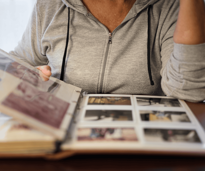 Did you know that paper gifts are the traditional Gifts For 1st Wedding Anniversary? Here are some suggestions.