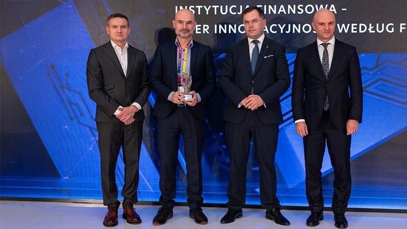 Ranking IT@BANK 2025. Nagrodę odebrał Piotr Bednarski. Źródło: BANK.pl