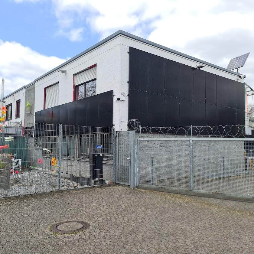 Per-Plex Aussenansicht Werk Mit Wand Pv