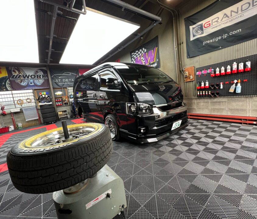 大阪・門真｜ホイールリペア専門店LIT DETAIL ハイエース ワーク シーカー　ガリ傷修理（門真から）