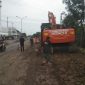 Tanah Galian Proyek PSN Pipa Gas Cisem II, Tutupi Sejumlah Halaman Warung Kaki Lima, Ekonomi Pedagang Kini Terhenti