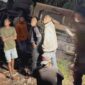 PLH Kabid Humas Polda Jabar Kombes Pol Irfan, menyampaikan bahwa truk bermuatan pupuk kandang tersebut mengalami patah as roda saat melaju di tanjakan. 