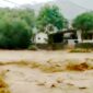 Banjir bandang yang melanda Cisolok, Sukabumi, pada Kamis (30/10/2025), diduga kuat disebabkan oleh kerusakan lingkungan di hulu sungai dan jebolnya tanggul penahan air.