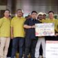 Bupati Subang, Reynaldy Putra Andita didampingi Sekda menghadiri Pengukuhan Bunda Guru Kabupaten Subang pada Puncak Upacara HUT ke-80 PGRI dan Hari Guru Nasional.