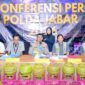 Polda Jabar menjerat kedua tersangka dengan Pasal 55 Undang-Undang Nomor 22 Tahun 2001 tentang Minyak dan Gas Bumi.