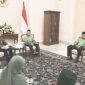 peningkatan kesejahteraan serta penguatan kapasitas guru melalui teknologi. 