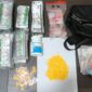Perang melawan obat keras ilegal, Polres Garut amankan pengedar dan ribuan pil terlarang. 