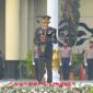 Menulis
Polda Jawa Barat menggelar upacara HUT ke-81 Kemerdekaan RI di Mapolda Jabar, Bandung, Senin (17/8/2026). Upacara dipimpin langsung Irwasda Polda Jabar Kombes Pol Benny Subandi dan berlangsung khidmat.