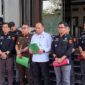 Kepala Pusat Penerangan Hukum Kejagung Anang Supriatna mengatakan, pelimpahan enam tersangka dilakukan setelah berkas perkara dinyatakan lengkap oleh JPU.