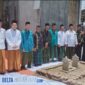 Foto Ketua, para pengurus Majelis Wakil Cabang Nahdlatul Ulama (MWCNU) dari setiap kecamatan, Muslimat NU, Fatayat NU, IPNU, IPPNU, serta Ansor dan Banser saat dilokasi Ziarah. 