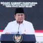 Presiden Prabowo menyampaikan terima kasih dan penghargaan kepada seluruh anggota kabinet yang dinilainya telah bekerja keras menjalankan amanah untuk bangsa dan negara. Poto tangkap layar YouTube Sekretariat Presiden. 
