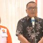 Mantan Wakil Menteri Hukum dan HAM, Denny Indrayana, bersama tim kuasa hukumnya menyatakan mencabut gugatan terkait surat keterangan (suket) penyetaraan pendidikan Wapres Gibran. 
