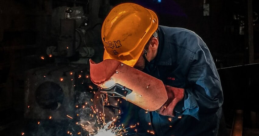 Sanayi üretimi aylık bazda arttı.