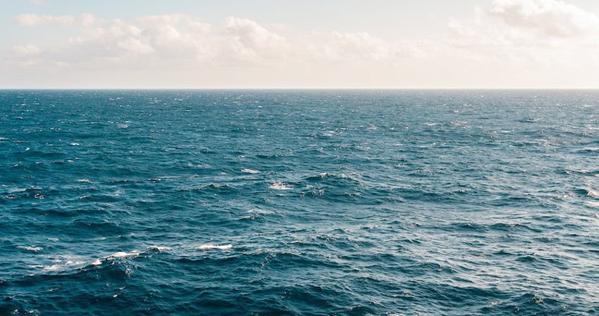 Akdeniz'de göçmenlerin bulunduğu tekne alabora oldu. Çok sayıda göçmenin öldüğü