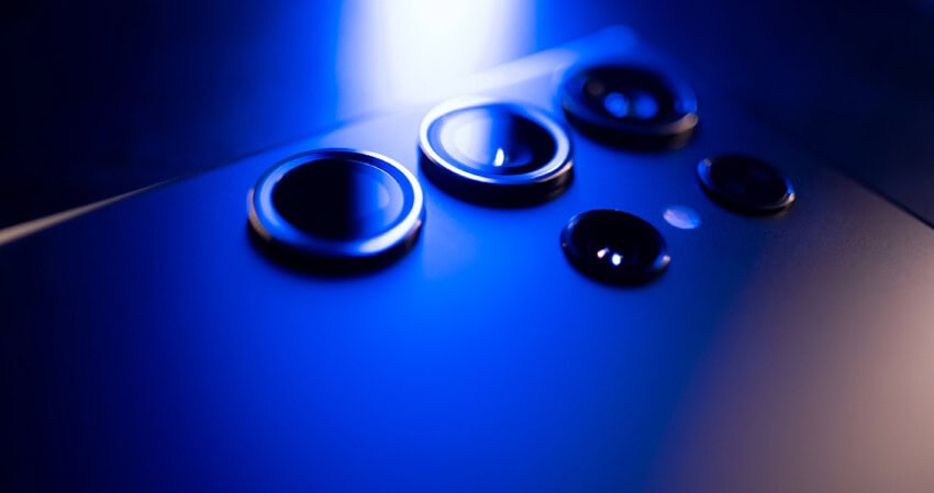 Samsung, son modeliyle ilgili tanıtımını gerçekleştirdi. Yeni model, gelişmiş özellikleri,