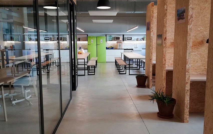 Oli Biorox en paviment de formigó, Ecomatèries