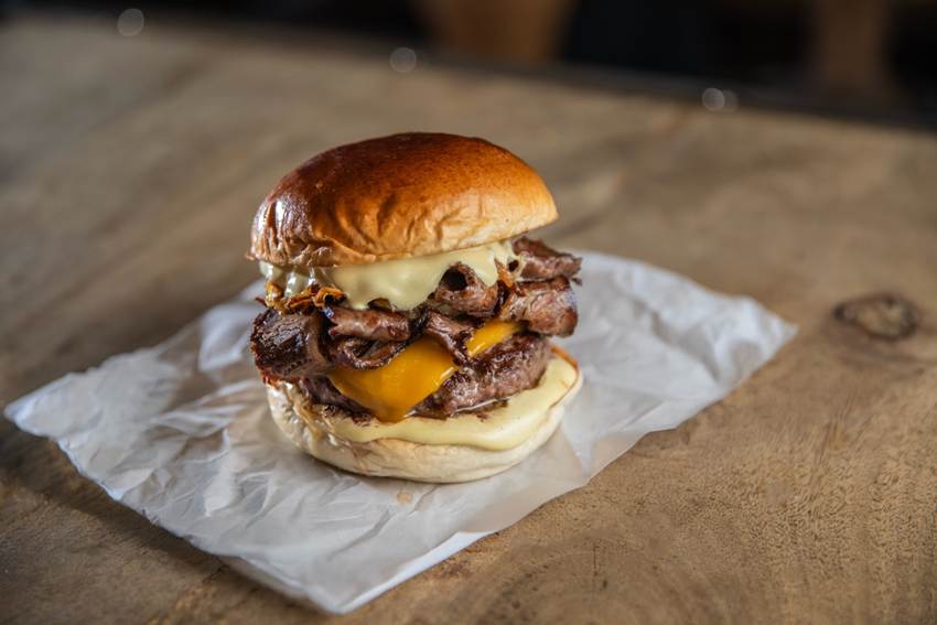 Brisket: doce horas de humo, dos minutos de sartén 5 hamburguesa la finca