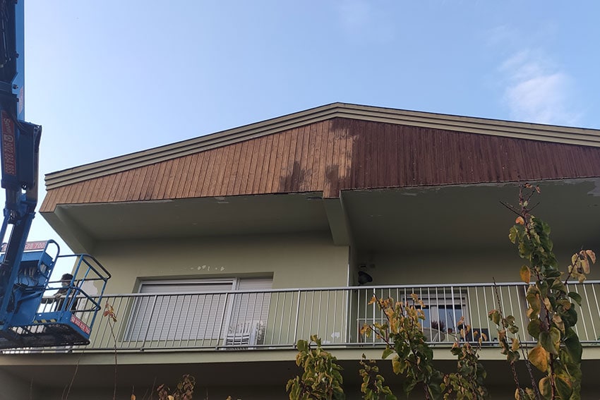 Pintura exterior de silicat Keim Soldalit i Tropic Lasur de Fakolith en fusta