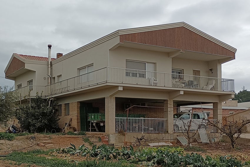 Pintura exterior en façana i fusta