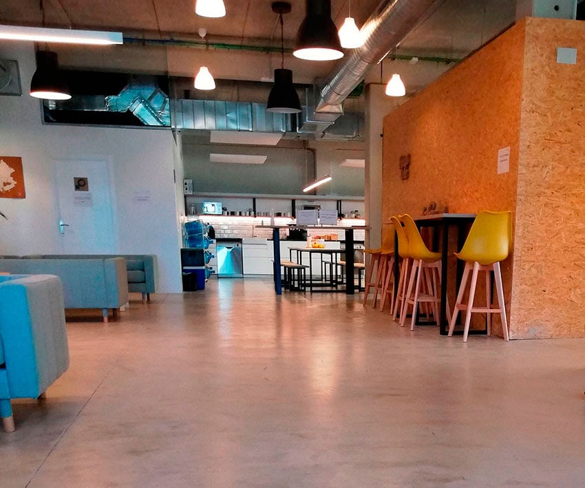 Oli Biorox en paviment de formigó, Ecomatèries