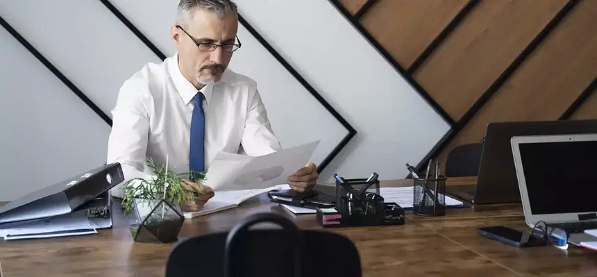 Transfert assurance vie 2026 Lille : conseiller FOR-U expliquant la loi PACTE et l'antériorité fiscale ORIAS 24004797