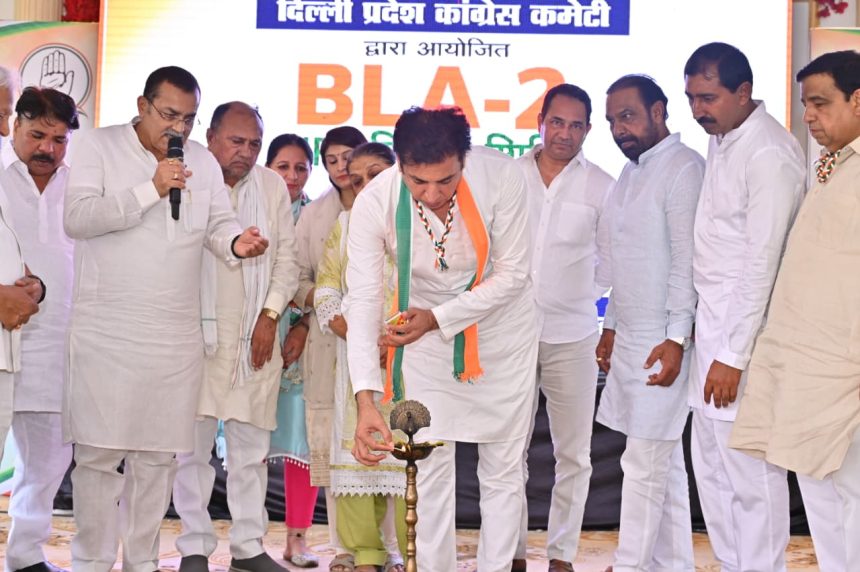 यमुना सफाई छोड़ प्रचार और क्रूज़ में व्यस्त है सरकार