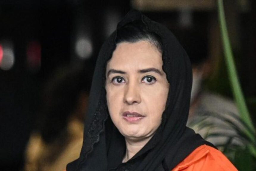 Rolex Fadia Arafiq ditelusuri KPK dalam kasus korupsi Pekalongan