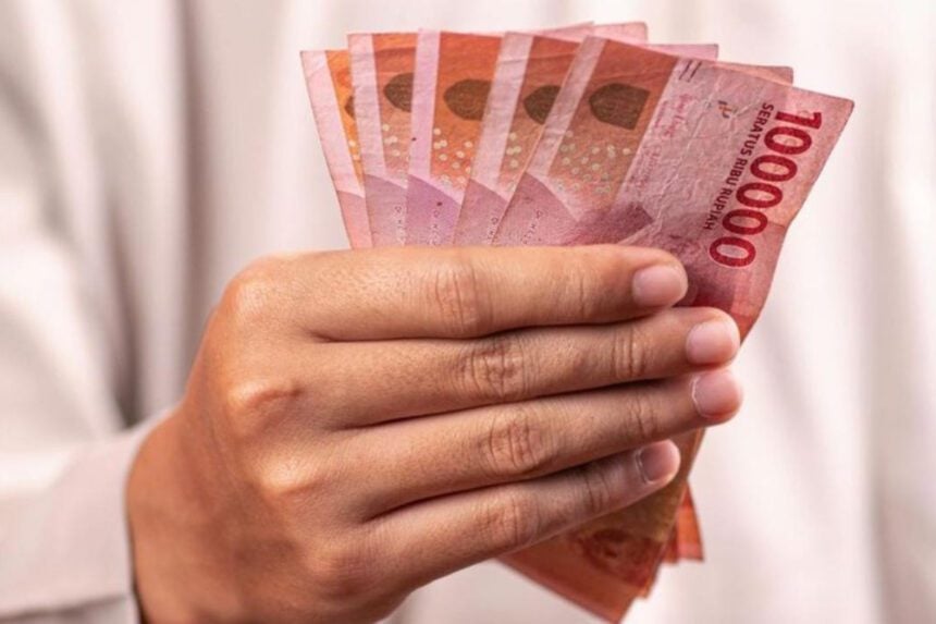 Rupiah Melemah ke Rp17.796 per Dolar AS, Ancaman PHK Massal Menghantui Industri Nasional (GH/DMnetwork)