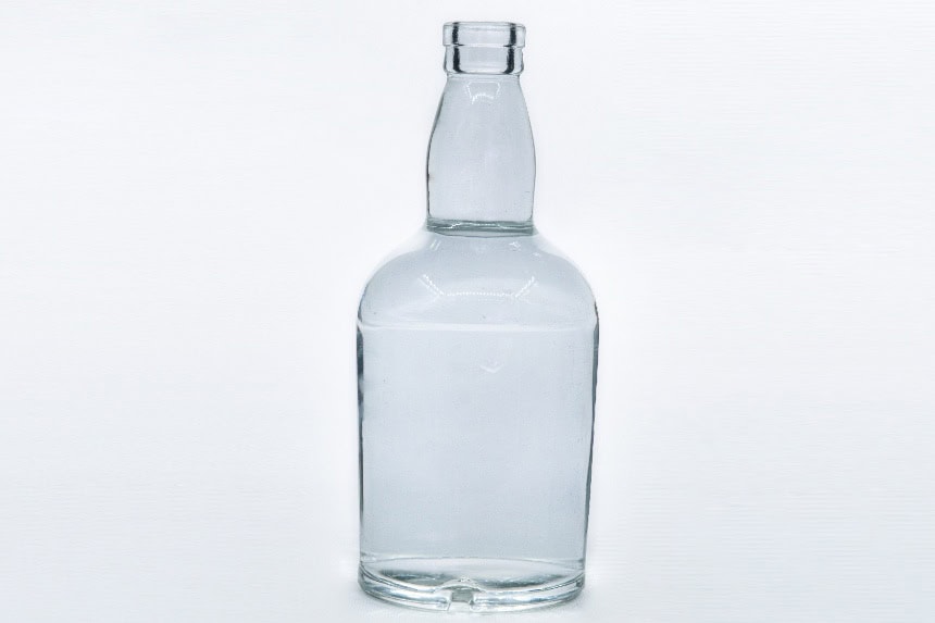 Bespoke-glass-bottle-700ml