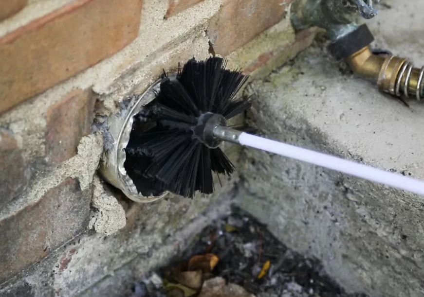  dryer duct hose that is outside of the house