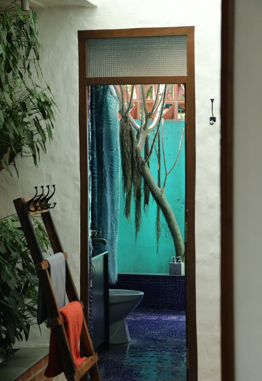 BATHROOM_894X1300