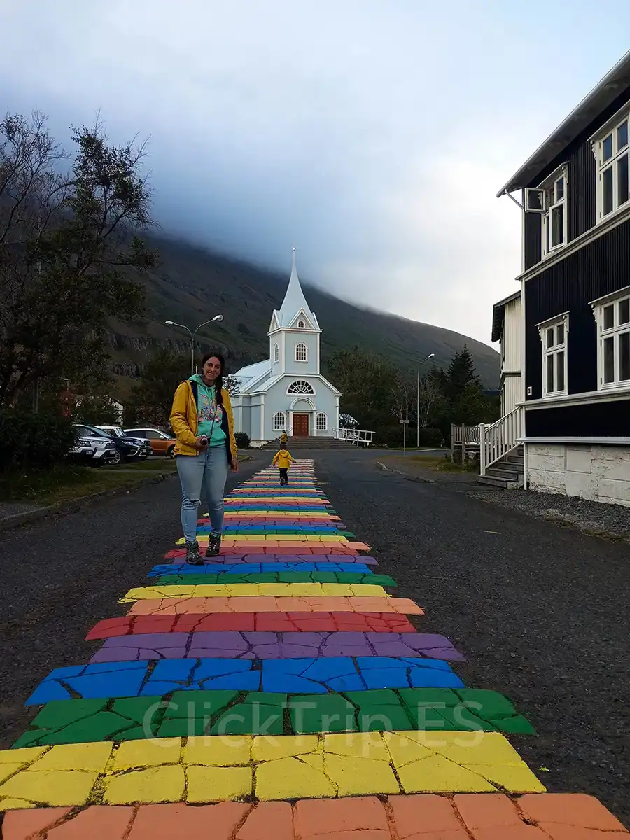Ruta circular de 10 días por Islandia con niños_Seyðisfjörður_ClickTrip Qué ver en Islandia en 10 días con niños: ruta en coche completa_Seyðisfjörður_ClickTrip