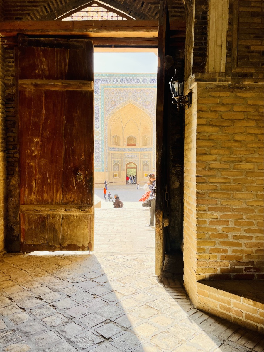 ancient_door_po_i_kalyan_bukhara
