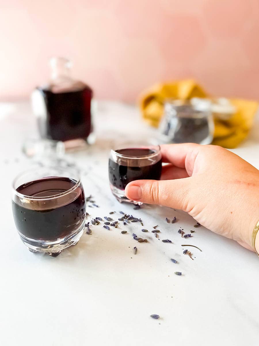 Lavender Liqueur Recipe – How To Make Delicious Lavande Liqueurs
