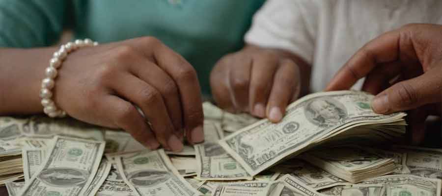 family counting money