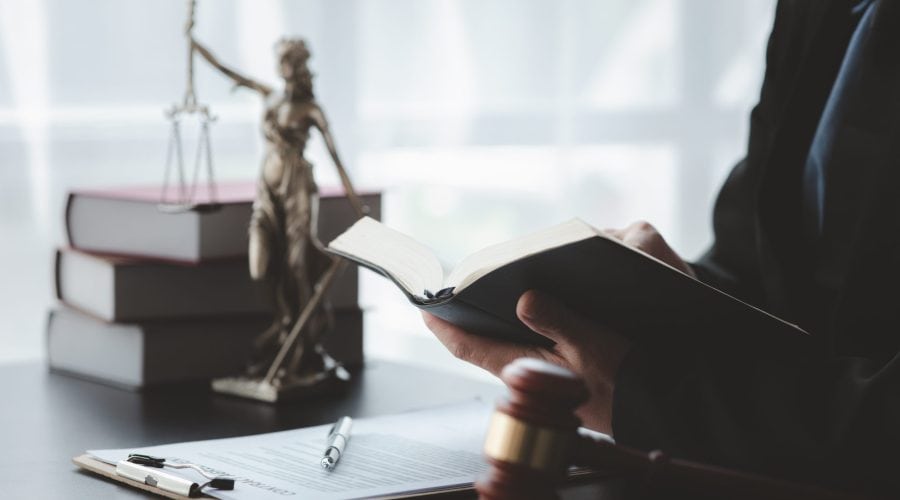 Lawyer concepts to testify to clients and to provide counseling in cases, to provide legal relief, to maintain law and fairness, to proceed with transparency, to attorneys to defend cases in court.